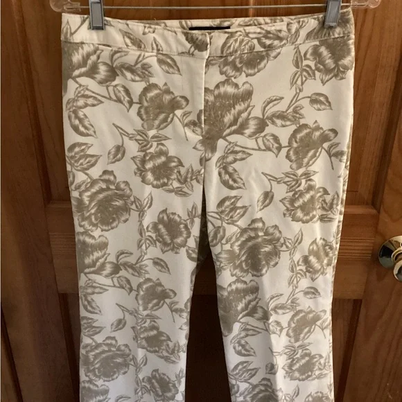 Vintage velvet pants from The Limited. Flared. Size 6. Cream with brown flowers. - Picture 2 of 4